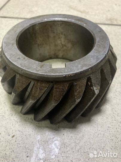 Шестерня 2-й передачи вала промежуточного 22 зуба