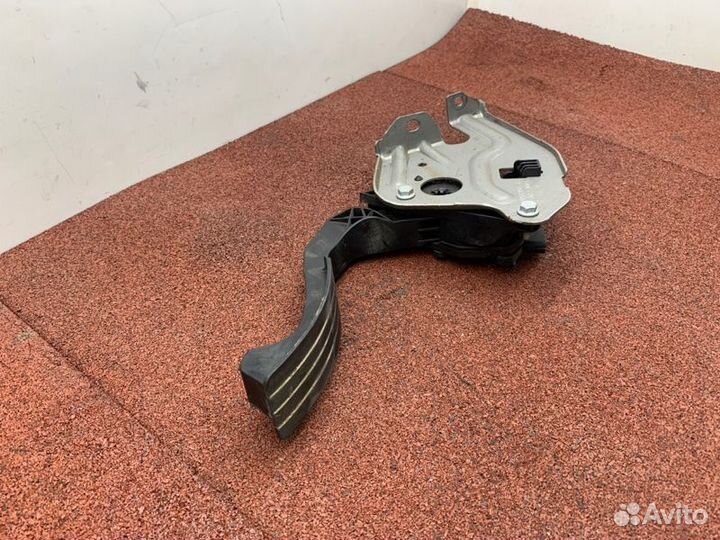 Педаль газа Renault Logan 2 L8 K7M812 1.6 2019