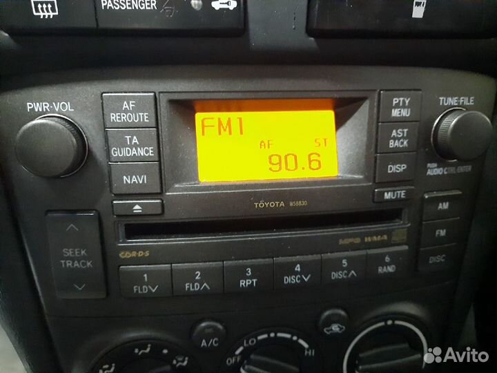 Штатная магнитола Тойота Авенсис