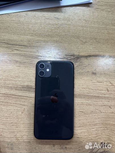 Телефон iPhone 11 64GB