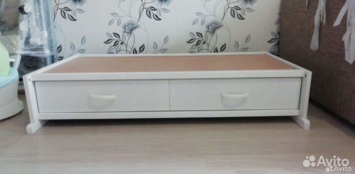 Детская кроватка с маятником и ящиком и матрас