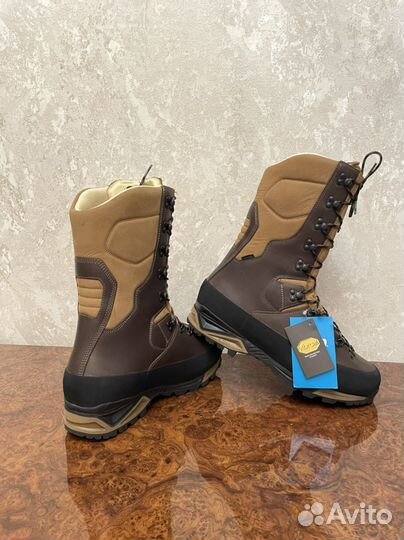 Трекинговые ботинки UYN monte rosa