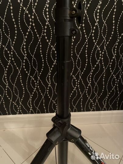 Подставка тринога для ноутбука или проектора б/у