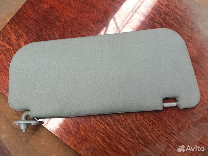 Козырек солнцезащитный левый Mitsubishi pajero 2