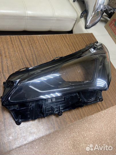 Стекло левой фары Lexus NX рестайлинг 17-21г
