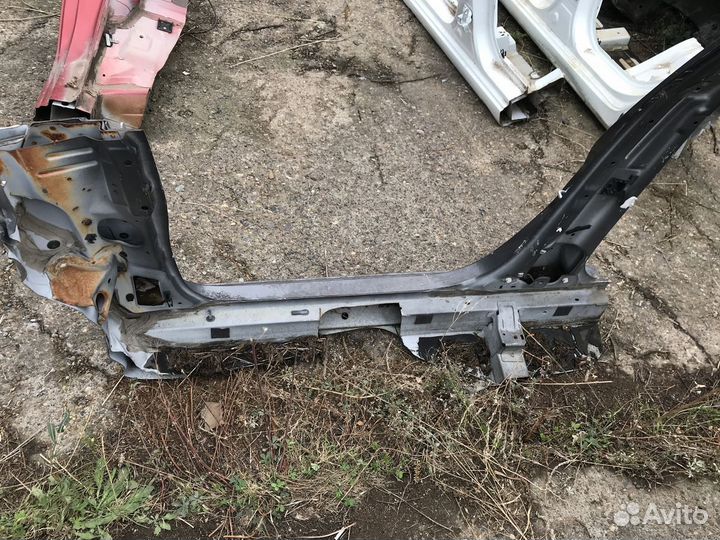 Порог со стойкой правый Hyundai Solaris 2010–2017