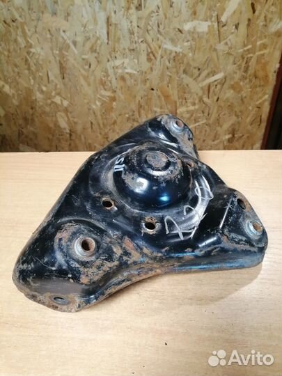 Опора амортизатора верхняя Volkswagen Passat B5