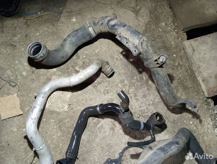 Патрубок Пассат Б6 2008