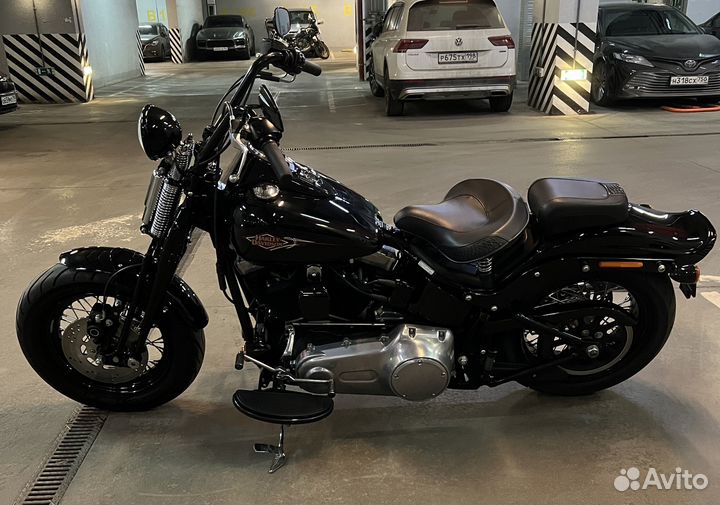 Softail Springer (Cross Bones)