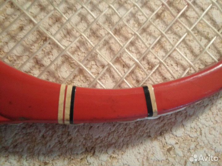 Бейсбольный мяч с ракеткой большой теннис