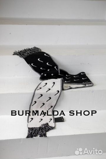 Шарф Nike Swoosh