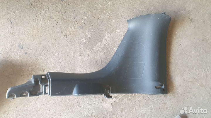 Обшивка салона задняя правая LADA Largus универсал