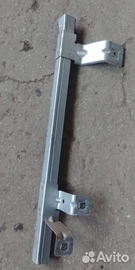 Направляющие стекла правой двери Ford transit