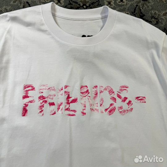 Футболка vlone friends kiss