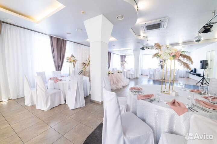 Новогодние корпоративы в банкетном зале