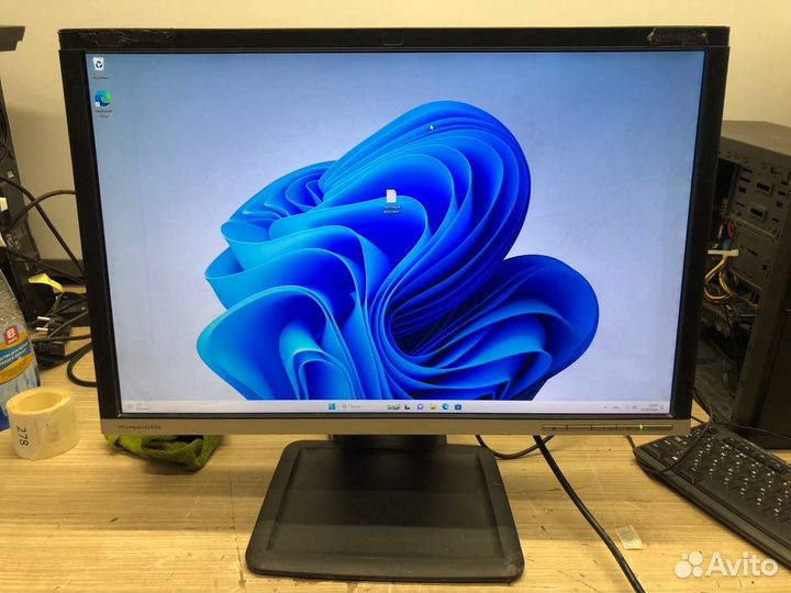 Монитор 24 дюйма DVI-D DisplayPort VGA