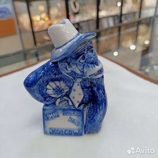 Фигурка обезьяна