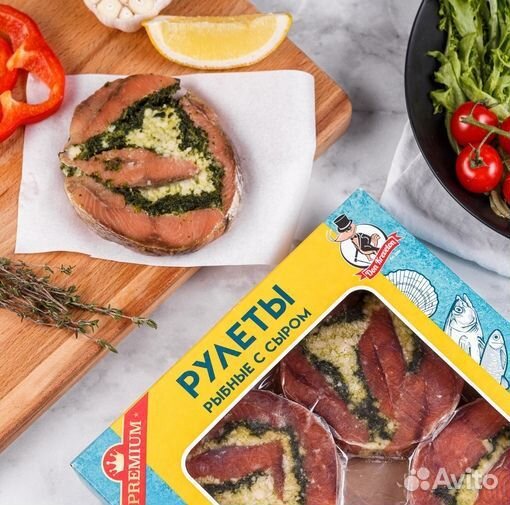 Рулет из горбуши с сыром и шпинатом