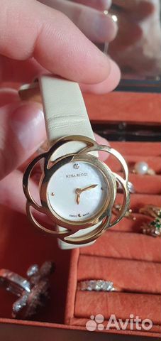 Часы Nina Ricci с бриллиантом