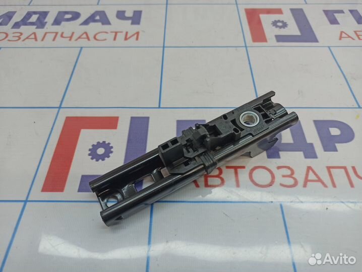 Механизм регулировки ремня безопасности Volkswagen