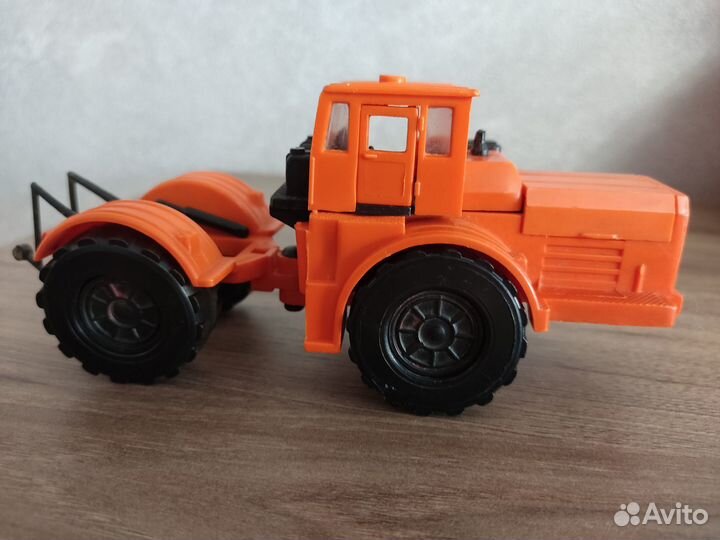 Кировец 1:43, трактор