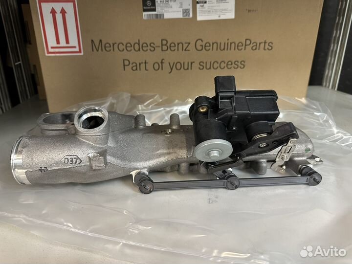 Впускной коллектор правый Mercedes A6420907737