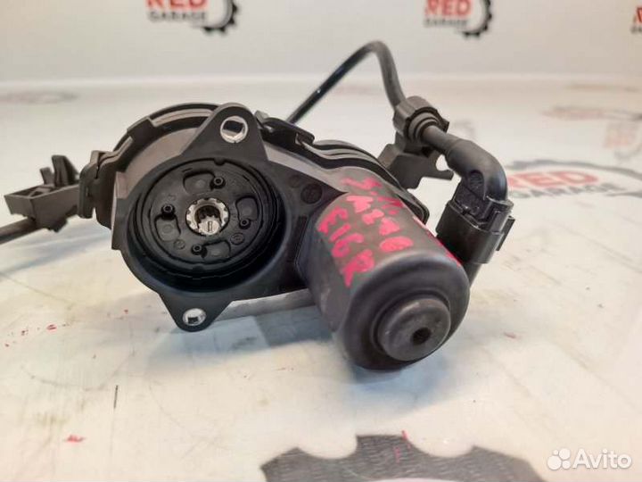 Механизм стояночного тормоза задний левый