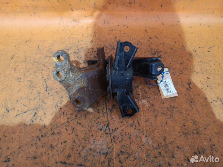 Подушка двигателя на Mitsubishi Mirage A05A 3A90