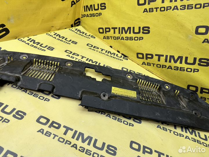 Кожух замка капота Toyota Highlander 2