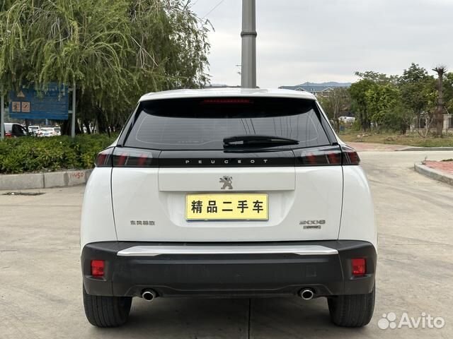 Peugeot 2008 1.2 AT, 2020, 32 000 км