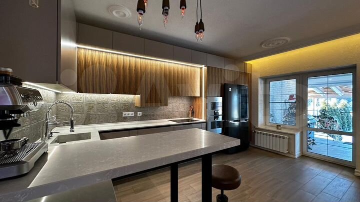 Таунхаус 180 м² на участке 4 сот.