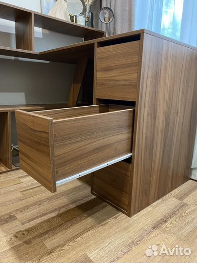 Рабочий стол/ домашний офис