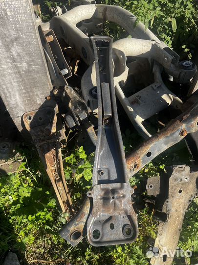 Продольная балка подрамника Almera classic b10