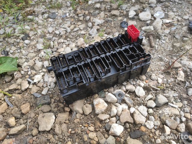 Блок предохранителей Seat Toledo лифтбек 2.0 1998