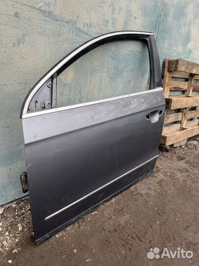 Дверь передняя левая VW Passat B6 серая