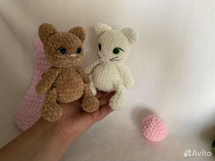 Вязанные игрушки котик котенок