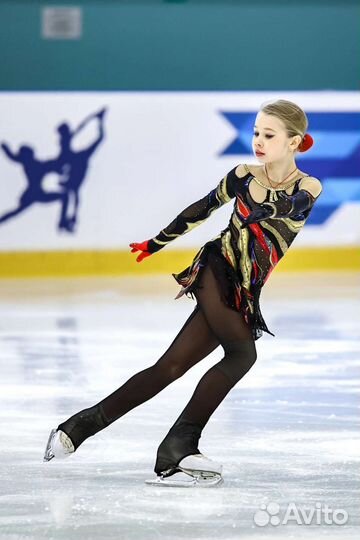 Костюм для фигурного катания 146-152