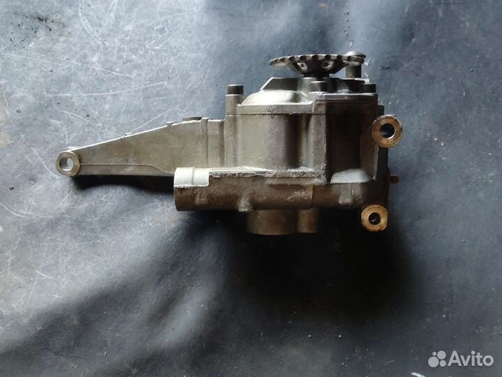 Масляный насос Mercedes Benz X204 m272