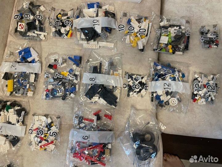 Lego 10274 2352дет (повреждена коробка)