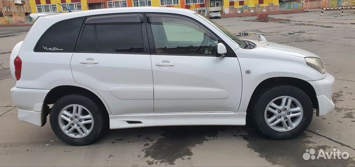 Toyota RAV4 2.0 AT, 2001, 256 040 км