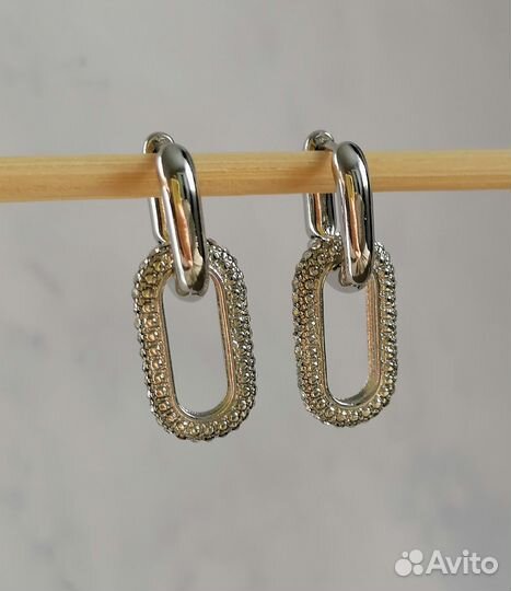 Стильные серьги