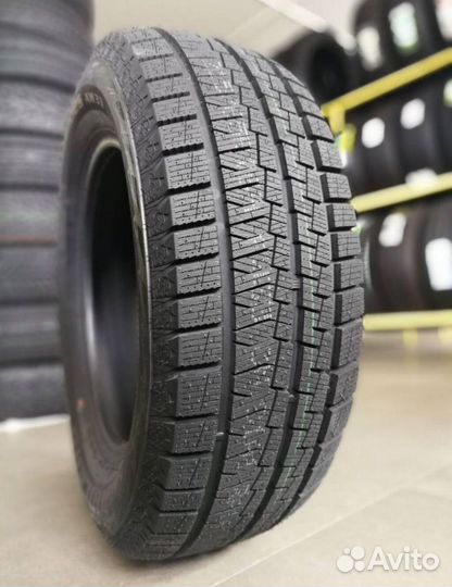 Habilead SnowShoes AW33 185/65 R15 Y