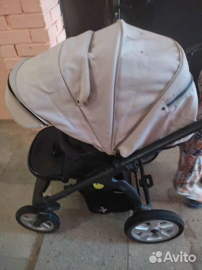 Прогулочная коляска