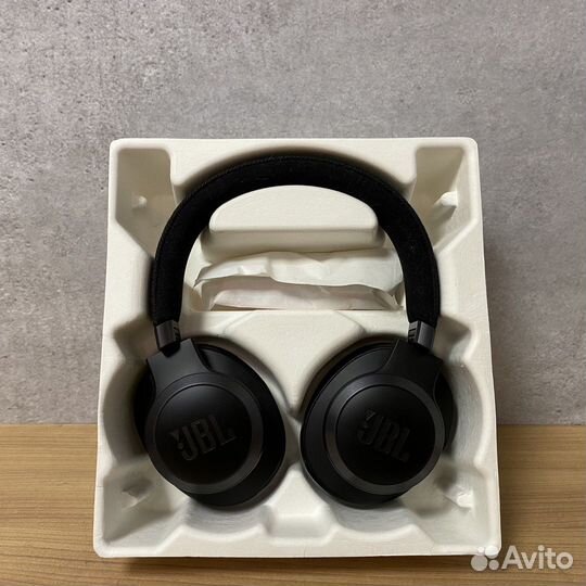 Беспроводные наушники JBL live 770NC, черный jbllive770ncblk-u1