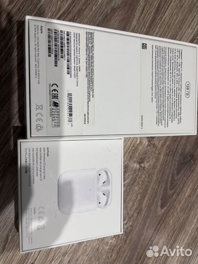 Коробка iPhone 11 air pods 2