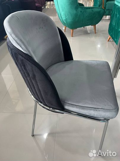 Стол со стульями