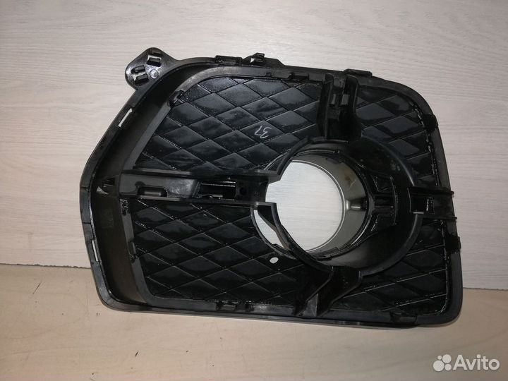 Решетка на противотуманную фару BMW X6