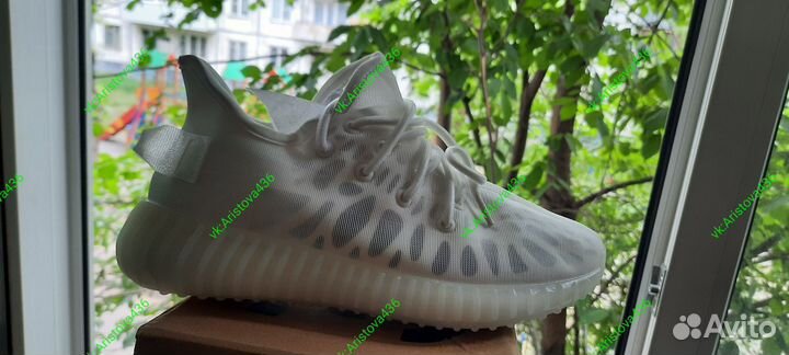 Кроссовки женские Adidas