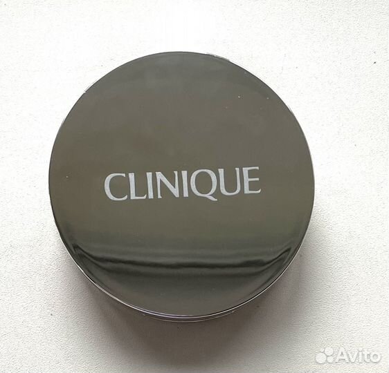 Пудра Clinique Stay-Matte 101 invisible