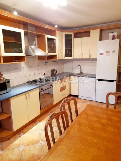 2-к. квартира, 71,6 м², 1/6 эт.